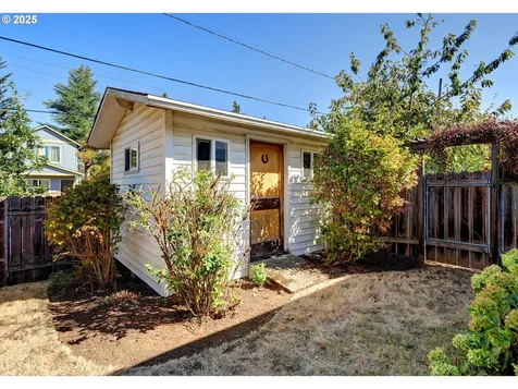 903 NE 127th Avenue Portland OR 97230