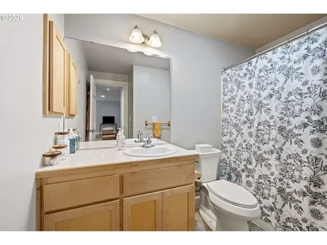 3368 Bentley Avenue Eugene OR 97405