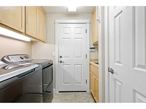 3368 Bentley Avenue Eugene OR 97405