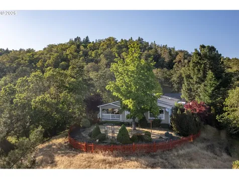 1525 Braunda Drive Roseburg OR 97471