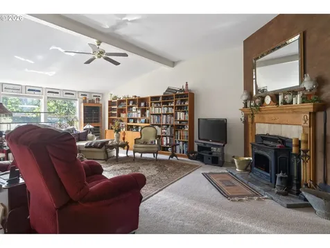 1525 Braunda Drive Roseburg OR 97471