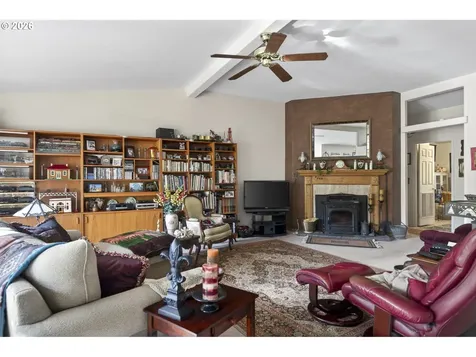 1525 Braunda Drive Roseburg OR 97471