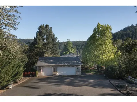 1525 Braunda Drive Roseburg OR 97471
