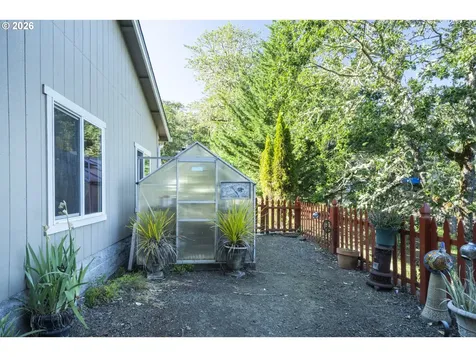 1525 Braunda Drive Roseburg OR 97471