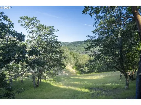 1525 Braunda Drive Roseburg OR 97471