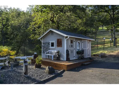1525 Braunda Drive Roseburg OR 97471