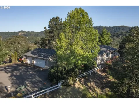 1525 Braunda Drive Roseburg OR 97471