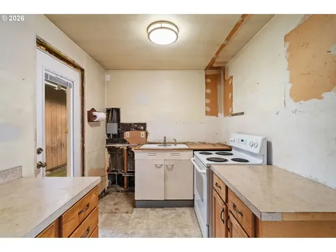 9011 NE Tillamook Street Portland OR 97220