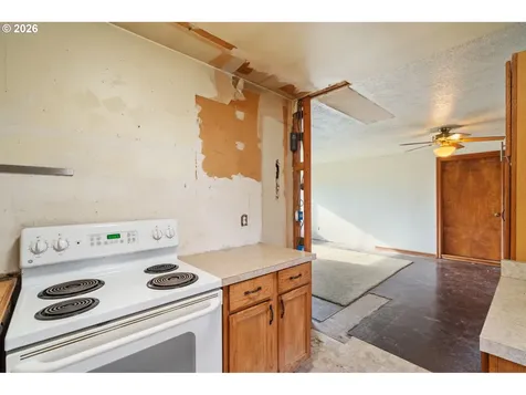 9011 NE Tillamook Street Portland OR 97220