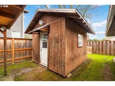 9011 NE Tillamook Street Portland OR 97220