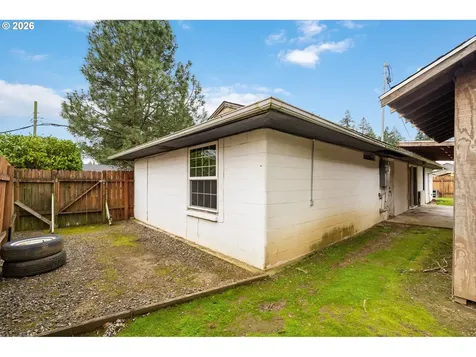 9011 NE Tillamook Street Portland OR 97220