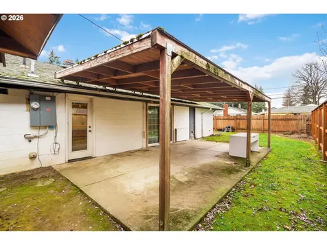 9011 NE Tillamook Street Portland OR 97220