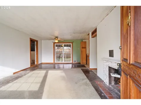9011 NE Tillamook Street Portland OR 97220