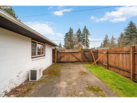 9011 NE Tillamook Street Portland OR 97220