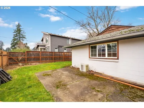 9011 NE Tillamook Street Portland OR 97220