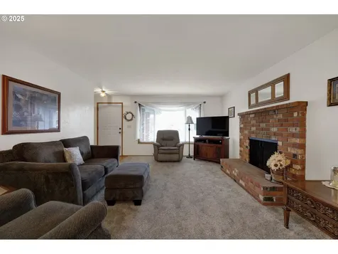 3670 Plumtree Drive Eugene OR 97402