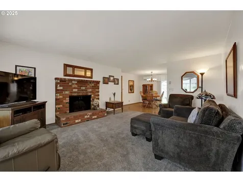 3670 Plumtree Drive Eugene OR 97402