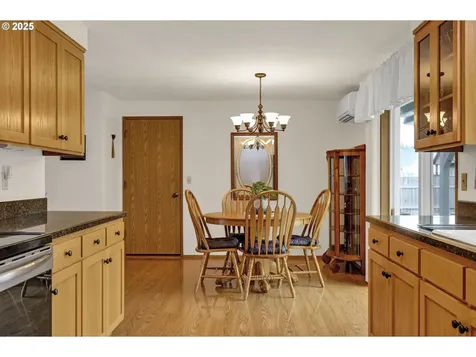 3670 Plumtree Drive Eugene OR 97402
