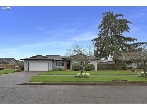 3670 Plumtree Drive Eugene OR 97402