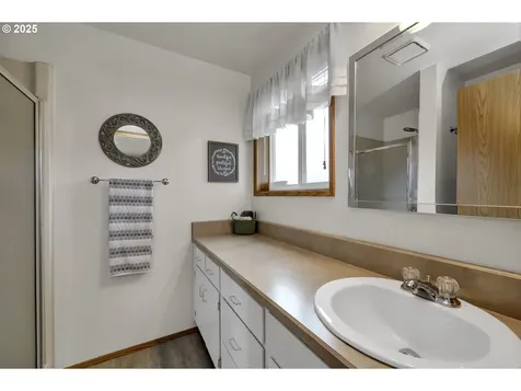 3670 Plumtree Drive Eugene OR 97402