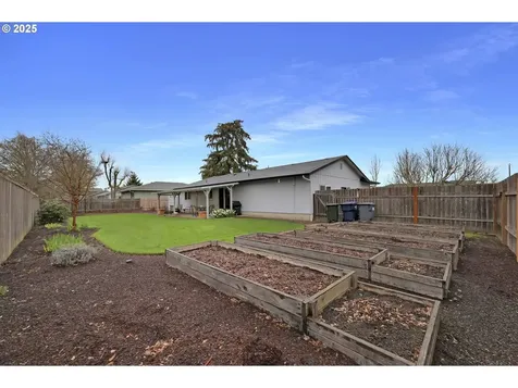 3670 Plumtree Drive Eugene OR 97402