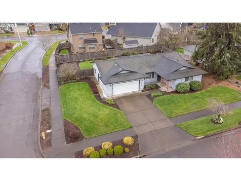 3670 Plumtree Drive Eugene OR 97402