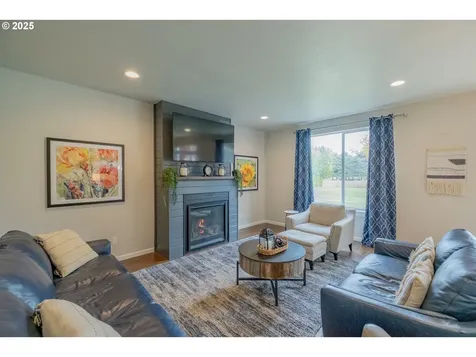 405 NW Juniper Lane Albany OR 97321