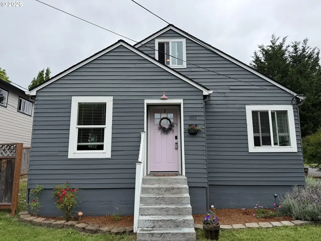 1923 G Street Washougal WA 98671
