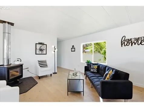 151 Edwards Road S Monmouth OR 97361