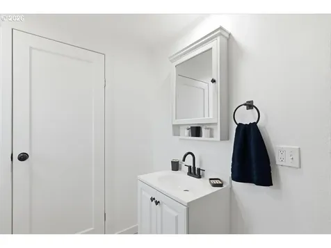 151 Edwards Road S Monmouth OR 97361