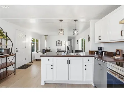 151 Edwards Road S Monmouth OR 97361