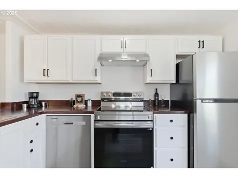 151 Edwards Road S Monmouth OR 97361