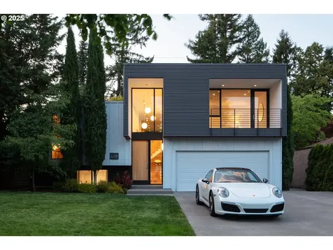 639 SE Andover Place Portland OR 97202