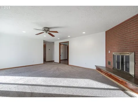 316 NW Wallace Way Mcminnville OR 97128
