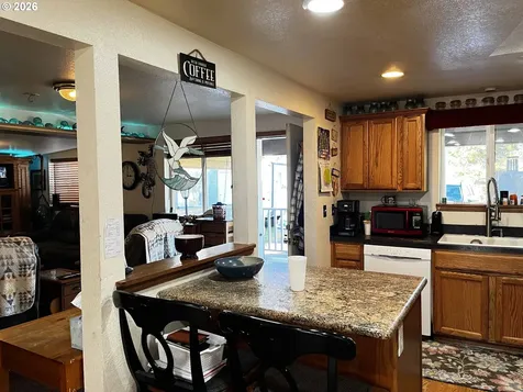 1890 37th Street Florence OR 97439