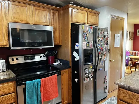 1890 37th Street Florence OR 97439