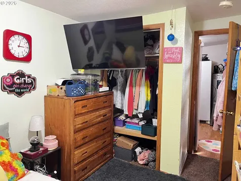 1890 37th Street Florence OR 97439