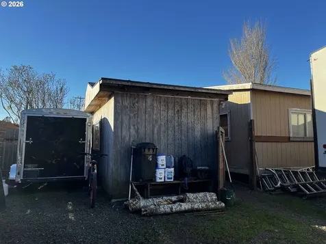1890 37th Street Florence OR 97439