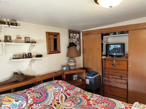 1890 37th Street Florence OR 97439