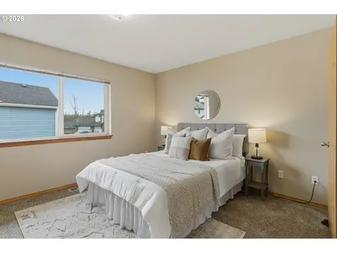 1022/1034 NE Lija Loop Portland OR 97211