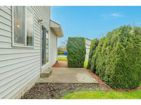 1022/1034 NE Lija Loop Portland OR 97211