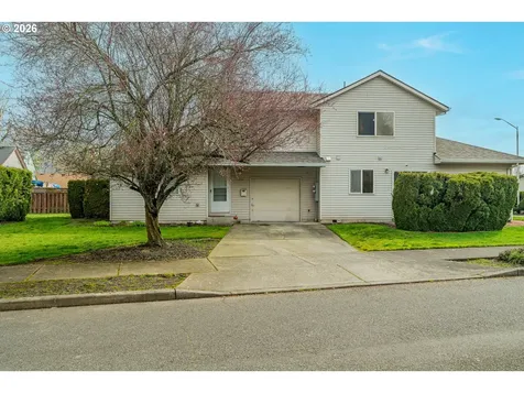 1022/1034 NE Lija Loop Portland OR 97211
