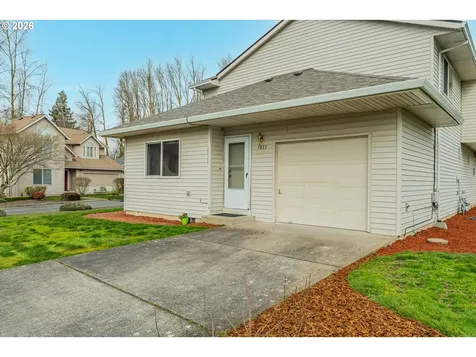1022/1034 NE Lija Loop Portland OR 97211