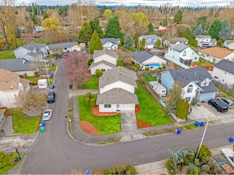 1022/1034 NE Lija Loop Portland OR 97211
