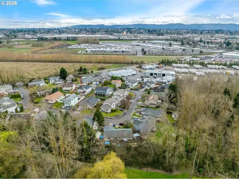 1022/1034 NE Lija Loop Portland OR 97211
