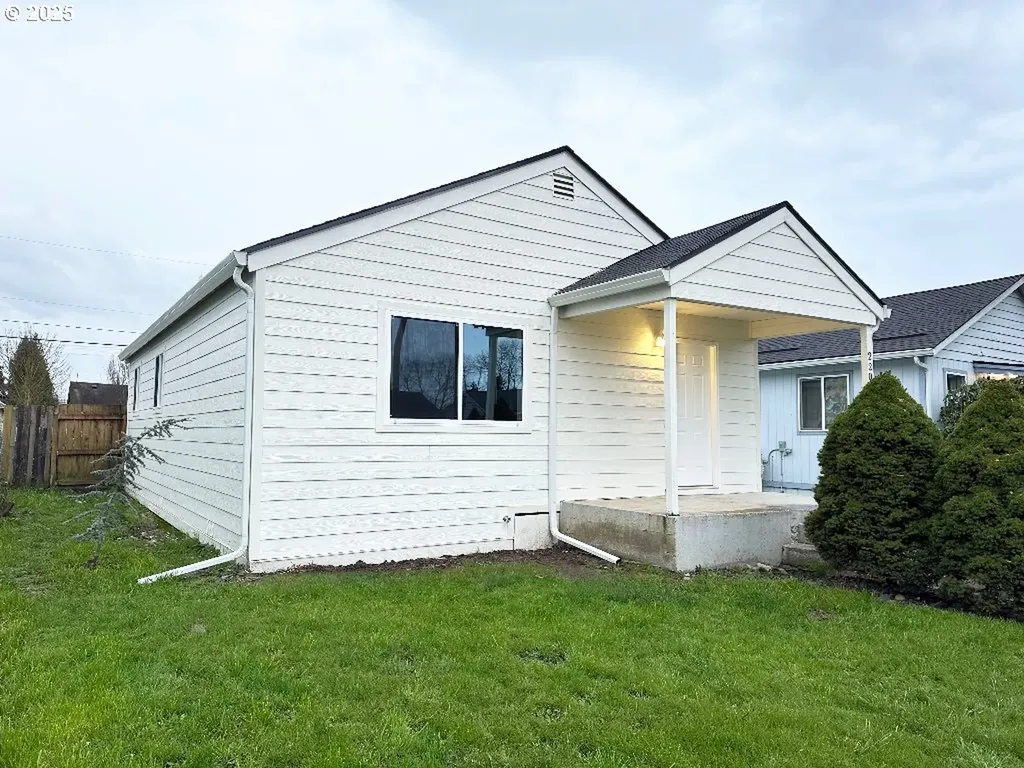 220 20th Avenue Longview WA 98632