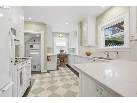2241 NE 33rd Avenue Portland OR 97212