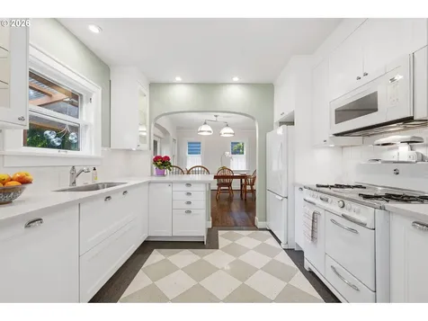 2241 NE 33rd Avenue Portland OR 97212