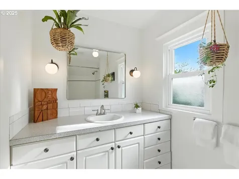 5108 NE 23rd Avenue Portland OR 97211