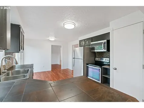 3930 SE 13th Street Gresham OR 97080